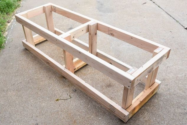 Homemade Storage Bench
 DIY Outdoor Storage Bench with Hidden Storage Containers
