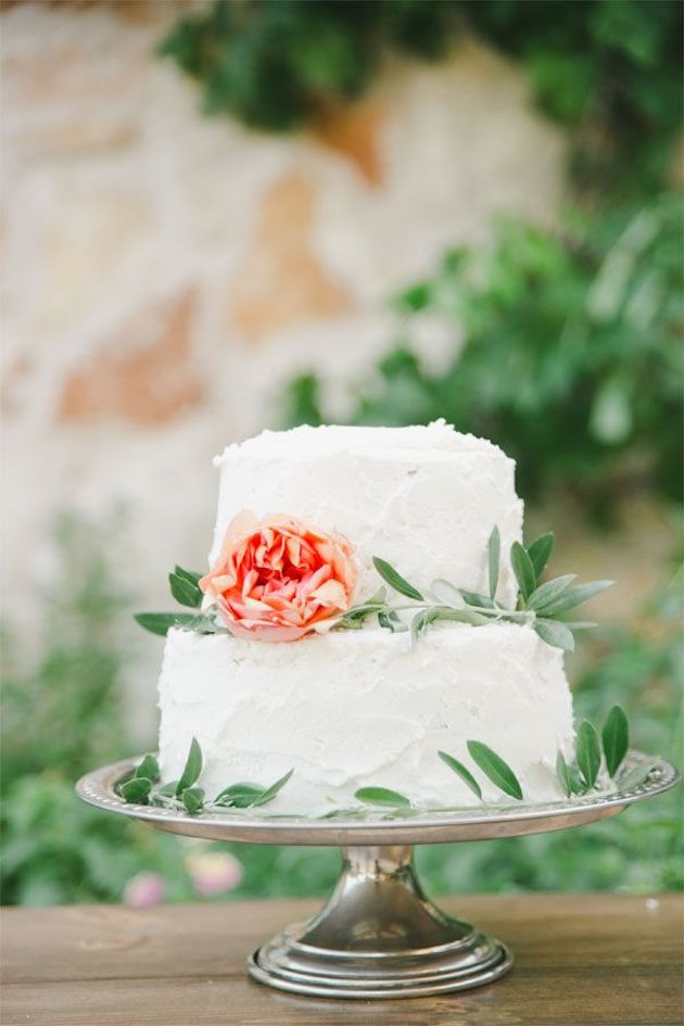 How To Bake A Wedding Cake
 10 Tips for Making Your Own Wedding Cake
