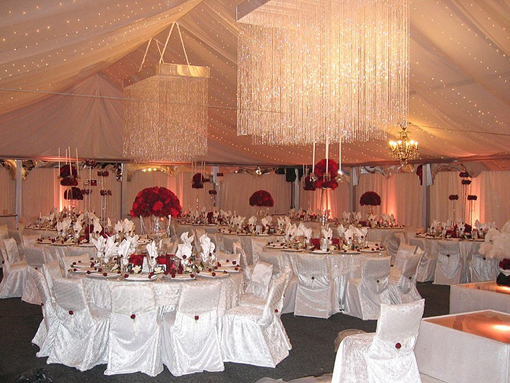 How To Decorate A Tent For A Wedding
 Decorating your Wedding Tent Cool Beautiful And
