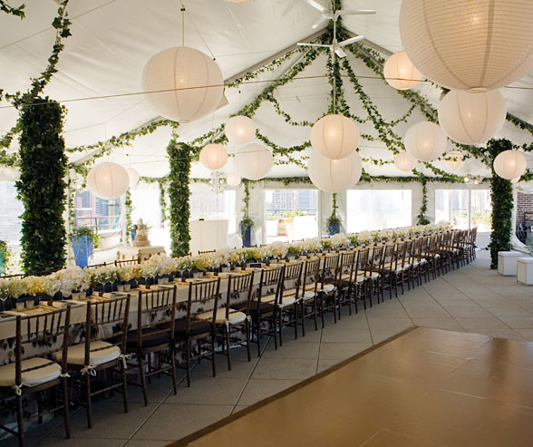 How To Decorate A Tent For A Wedding
 deversdesign How to Decorate a Wedding Tent