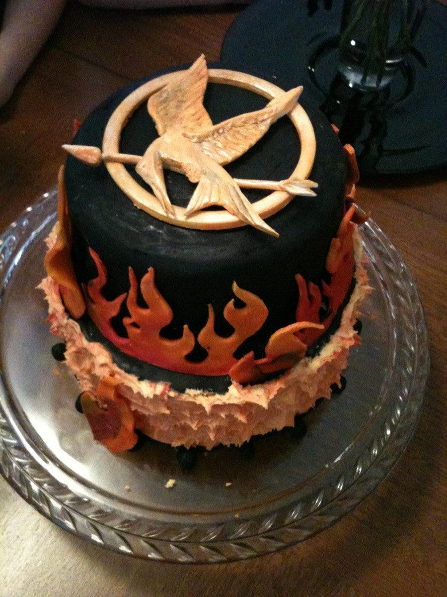 Hunger Games Birthday Cake
 Hunger Games Inspired Birthday Cake The Pin Is Gum Paste