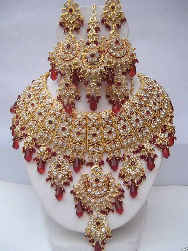 Indian Necklace Sets
 WONDERFUL WEDDINGS Traditional Hindu Bridal and Groom Wear
