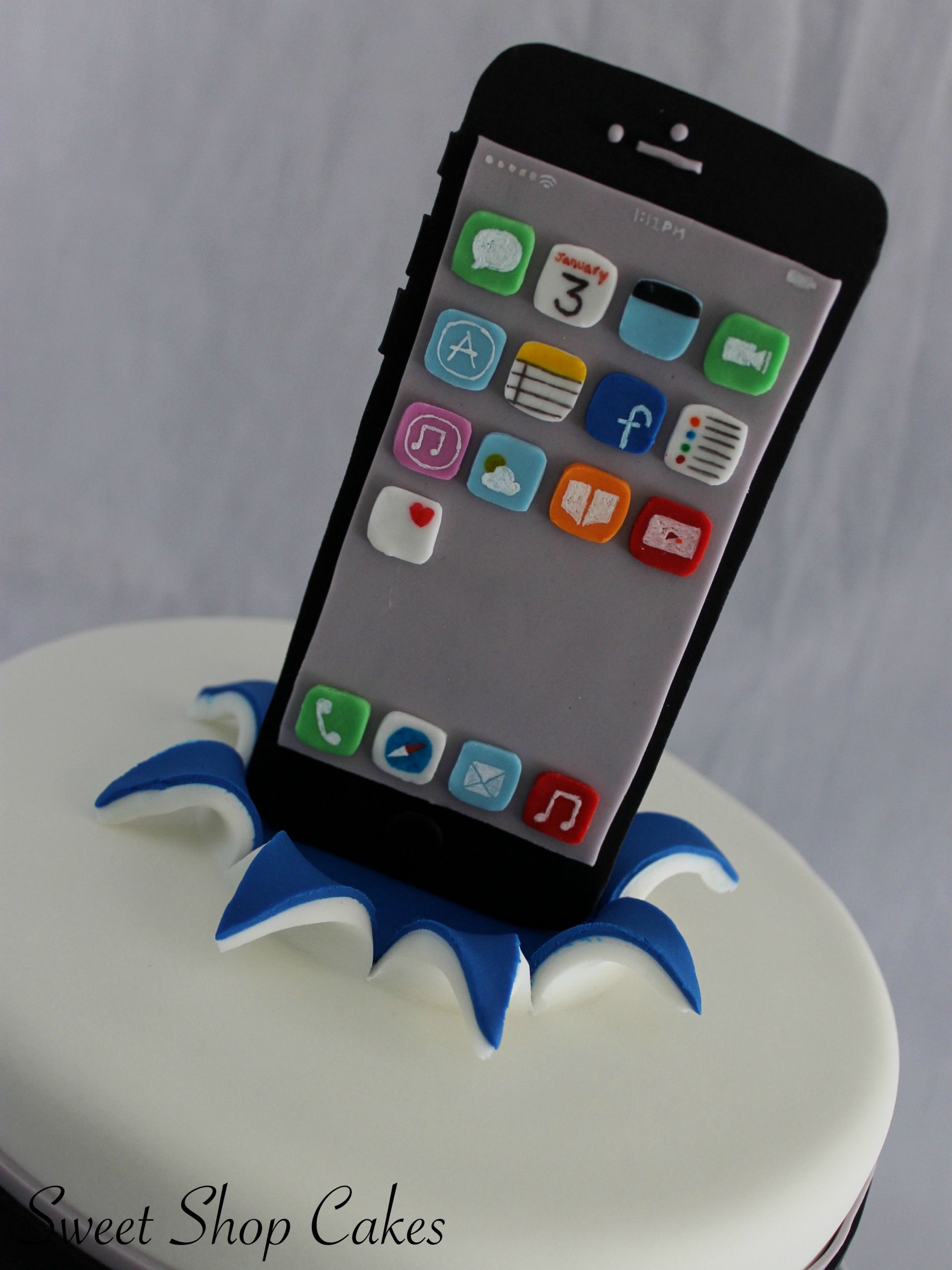 Iphone Birthday Cake
 Iphone Themed Birthday Cake CakeCentral