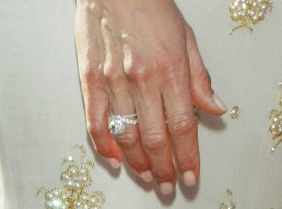 Jennifer Aniston Wedding Ring
 Jennifer Aniston vs Angelina Jolie Battle of the Diamond