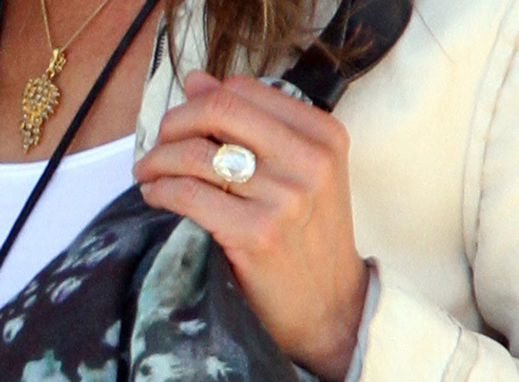Jennifer Aniston Wedding Ring
 Jennifer Aniston shows off her engagement ring