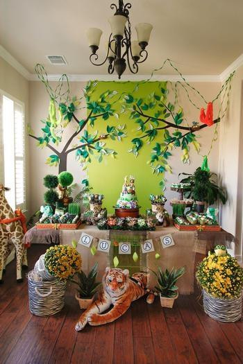 Jungle Themed Birthday Party
 19 Jungle Safari Themed Boy Party Ideas Spaceships and