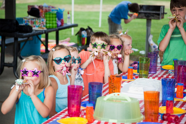 Kids Birthday Decorations
 How to throw an outdoor birthday party for your child