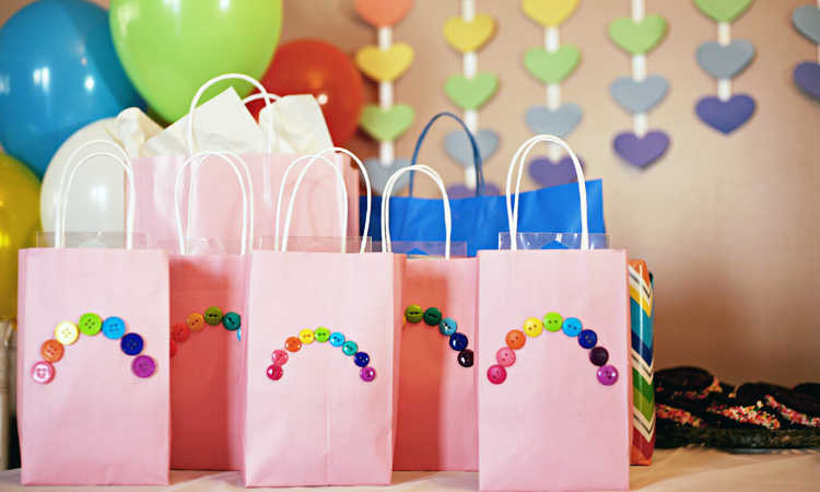 Kids Party Gift Bag
 7 Things That Should REALLY Be in Kids’ Goo Bags