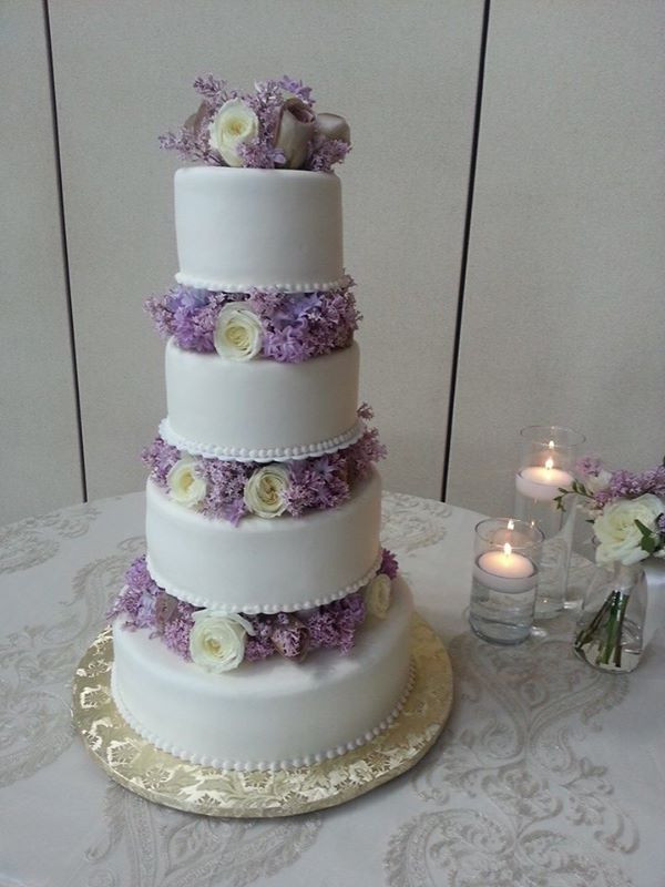 Lavender Wedding Cake
 Wedding Cake in Lavender and White
