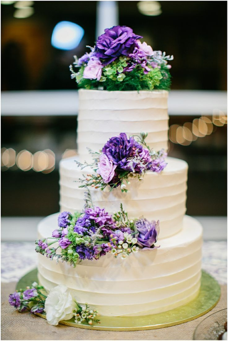 Lavender Wedding Cake
 38 Flower Adorned Wedding Cakes for A Spring Soirée