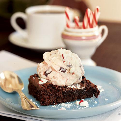 Light Holiday Desserts
 Peppermint Brownie à la Mode Holiday Desserts Cooking