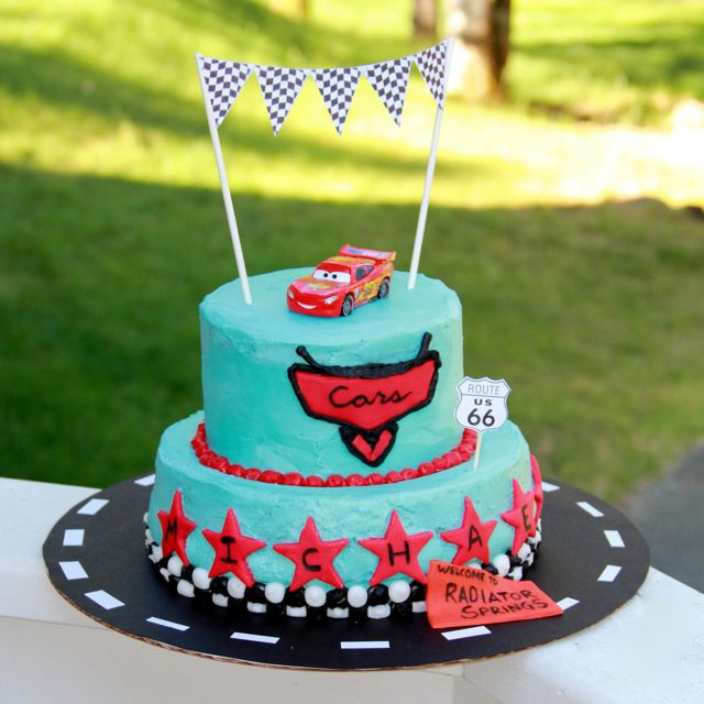 Lightning Mcqueen Birthday Cake
 Shower of Roses Ka chow A Lightning McQueen Birthday Cake