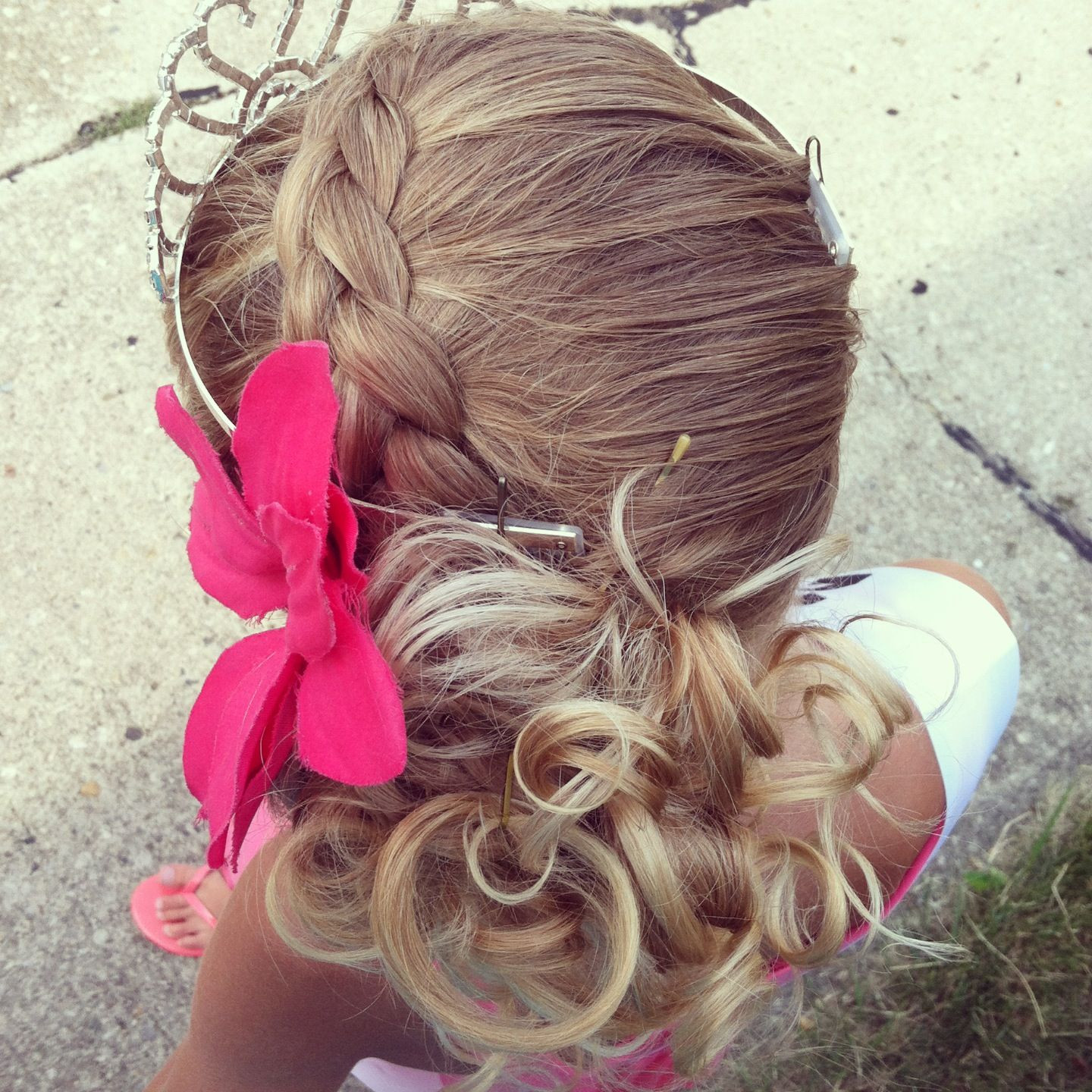 Little Girl Updo Hairstyles
 I want to do this for next school picture Just have to