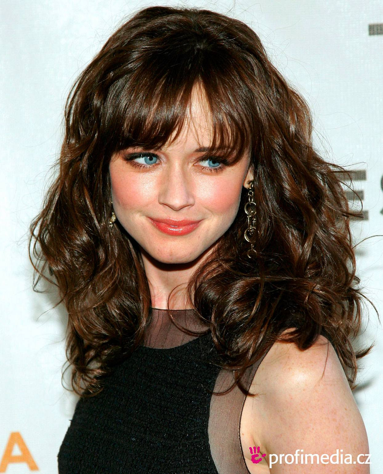 Long Curly Hairstyles With Bangs
 30 Cute Styles Featuring Curly Hair with Bangs Fave