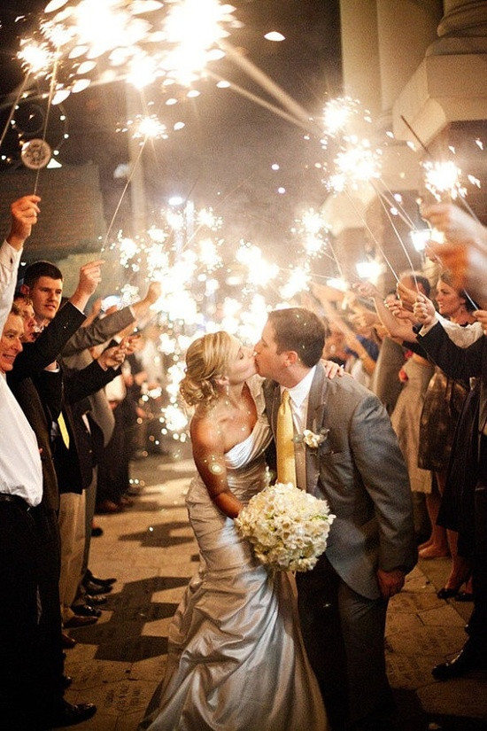 Long Sparklers For Wedding
 Five Ideas for Tosses and Send fs
