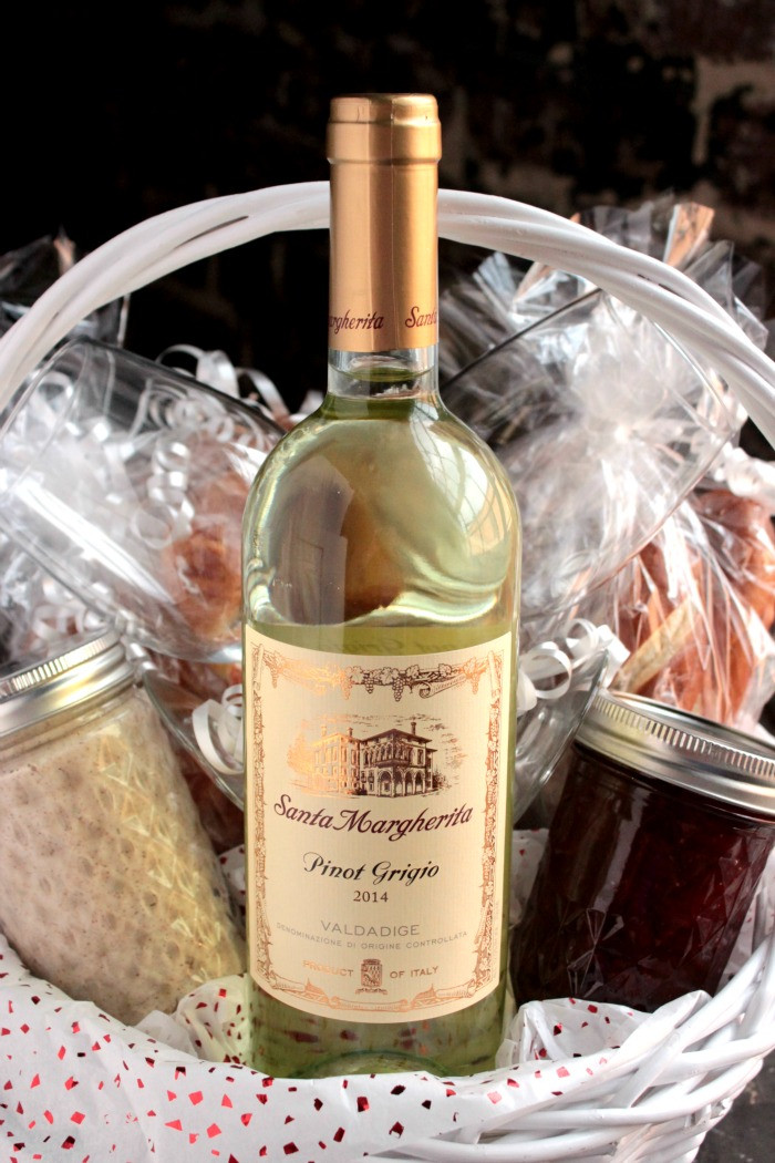 Make Your Own Gift Basket Ideas
 Making A Wine Basket Gift Ideas