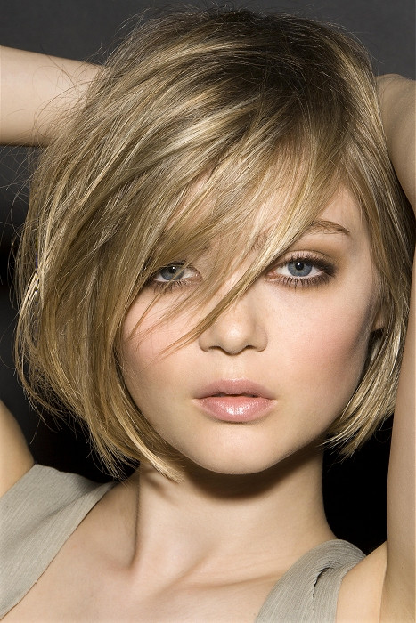Medium Blonde Haircuts
 15 Cute Short & Medium Straight Hairstyles for a Dreamlike