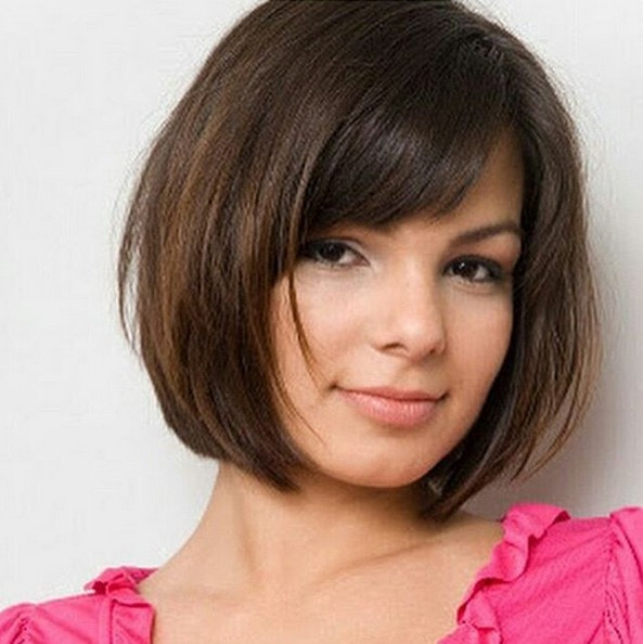 Medium Hairstyles With Bangs For Round Faces
 16 Cute Easy Short Haircut Ideas for Round Faces