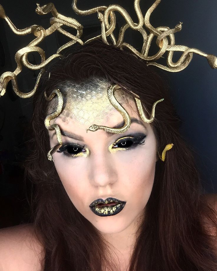 Medusa Costume DIY
 The 25 best Medusa costume ideas on Pinterest