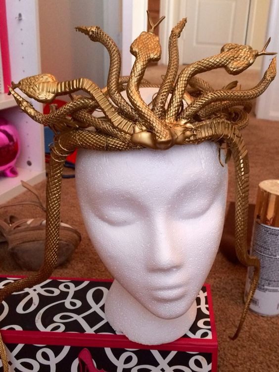 Medusa Costume DIY
 DIY MEDUSA CROWN Clever Crafts Halloween