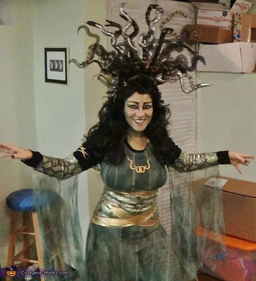 Medusa Costume DIY
 Pin on Halloween Costume Ideas