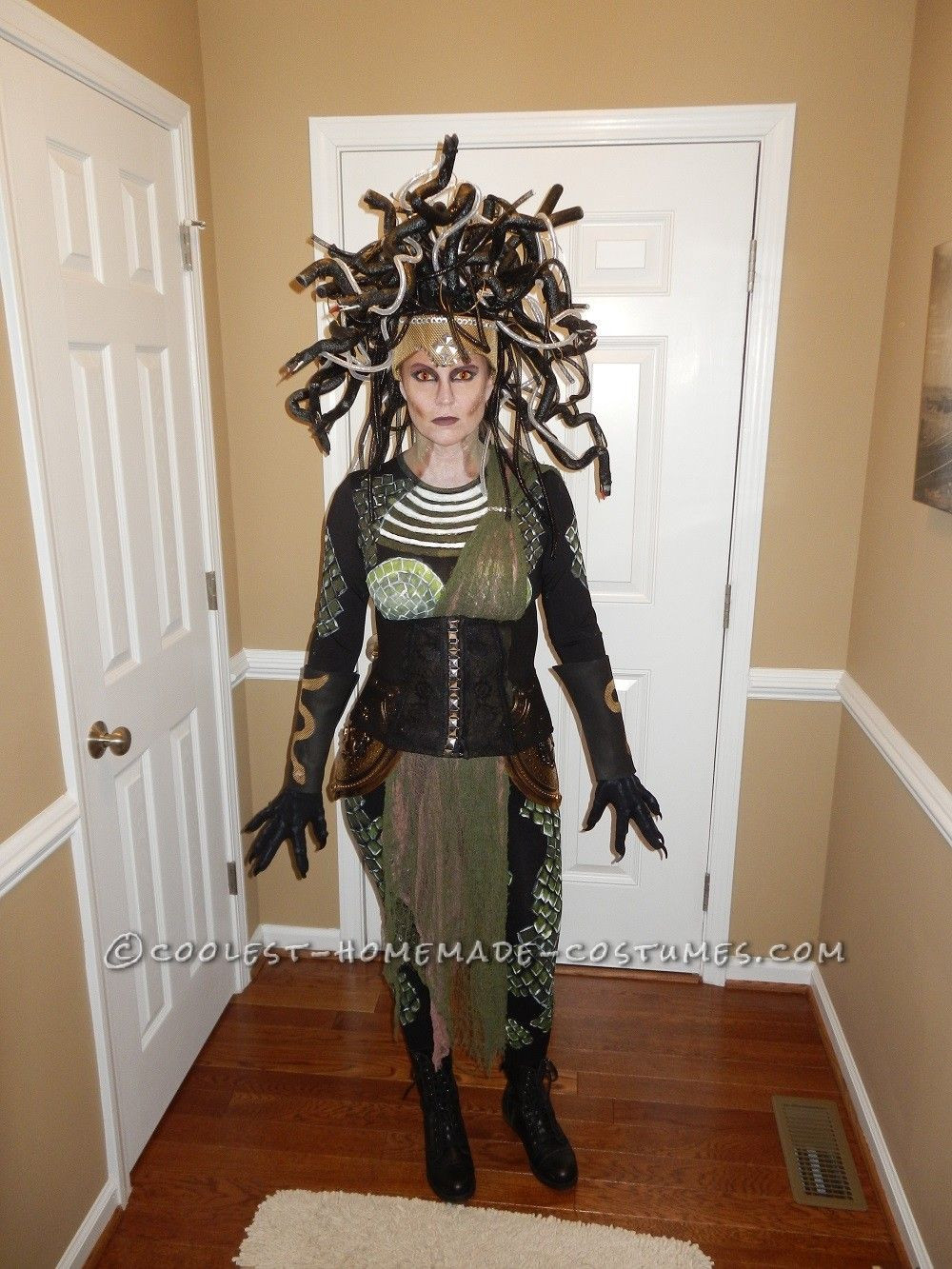 Medusa Costume DIY
 Pin on Coolest Homemade Costumes