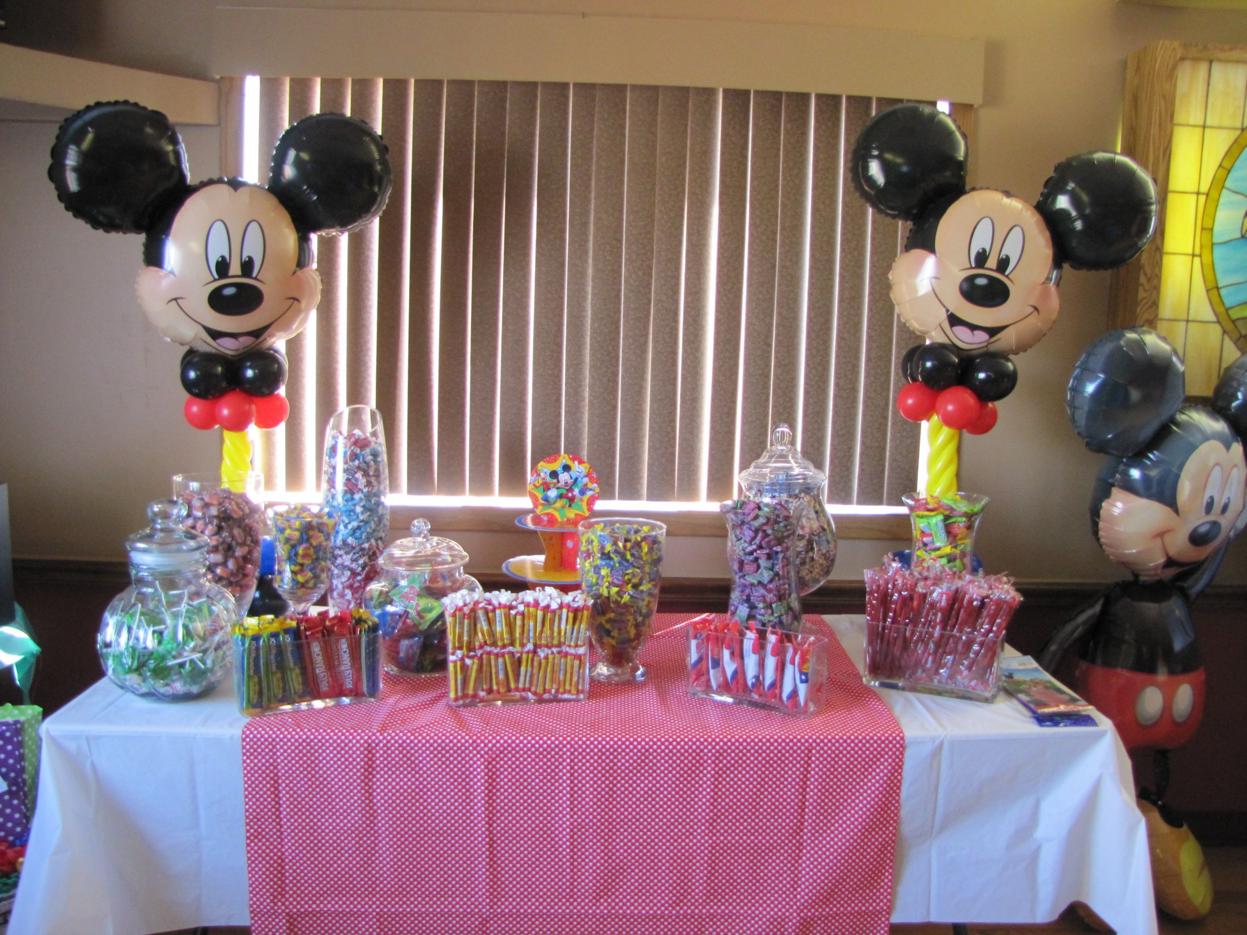 Mickey Mouse Birthday Decor
 Mickey Mouse Party Ideas