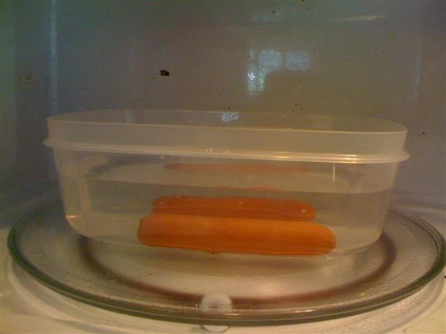 Microwave Hot Dogs
 How to cook hot dogs in the microwave
