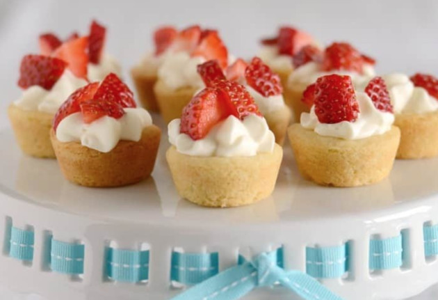 Mini Desserts For Baby Shower
 40 Cute & Easy Bite Sized Baby Shower Desserts