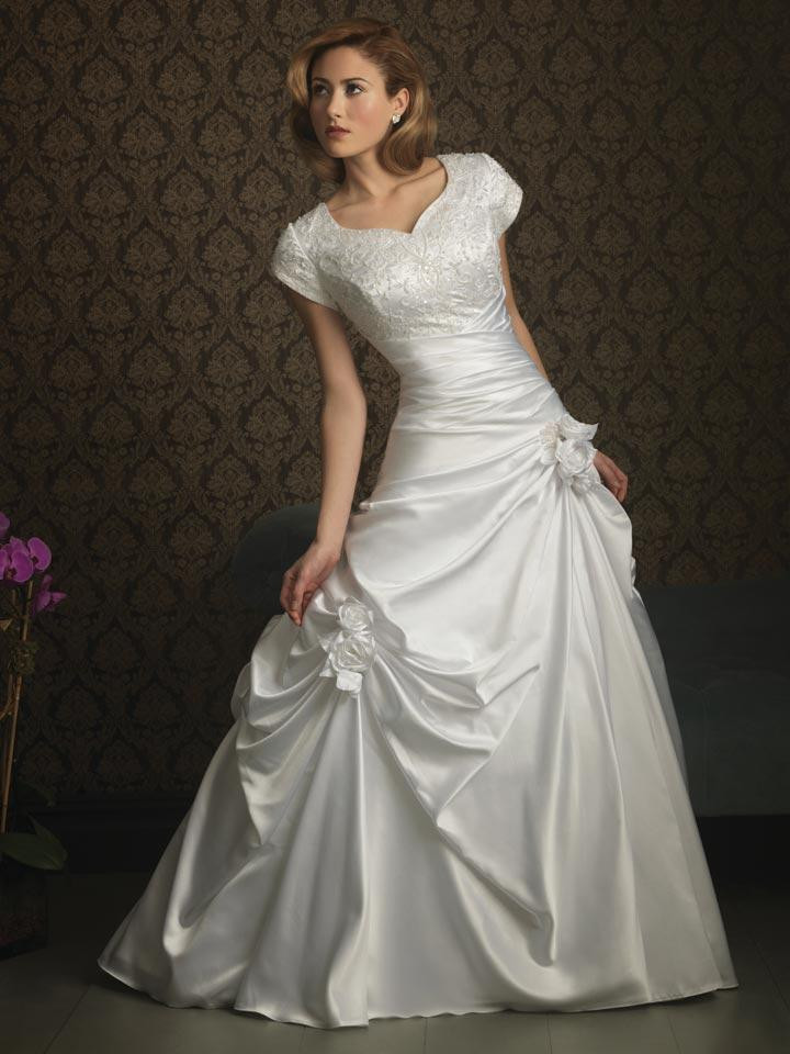 Modest Wedding Gowns
 Ivory Gorgeous Ball Gown Modest Wedding Dress With Sleeves