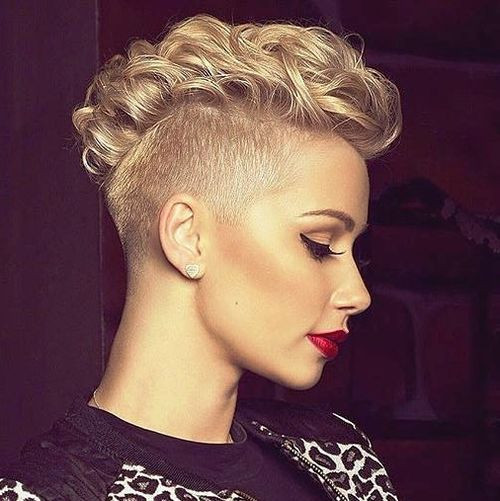 Mohawk Hairstyle For Female
 25 Exquisite Curly Mohawk Hairstyles For Girls & Women