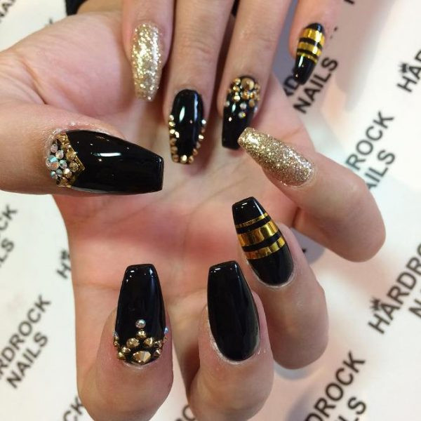 Nail Designs Gold
 Glamorous Black and Gold Nail Designs Be Modish