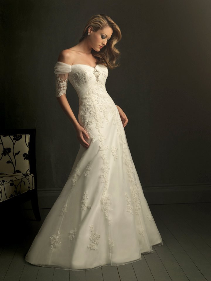 Off The Shoulder Lace Wedding Dress
 Gorgeous designer sweetheart off shoulder short sleeve