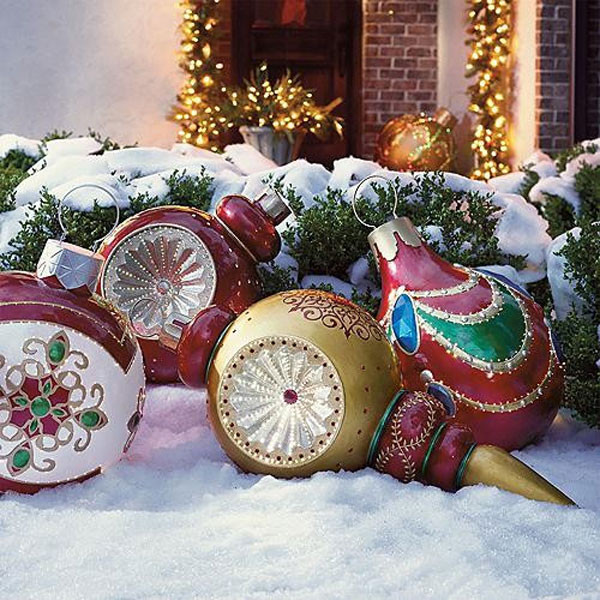 Outdoor Christmas Tree Ornaments
 30 Outdoor Christmas Decorations Ideas 2018