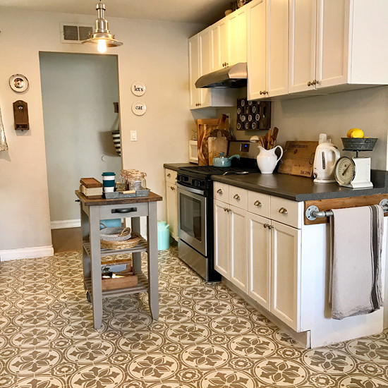Painted Linoleum Kitchen Floor
 Jazz Up An Old Kitchen Floor With A Tile Stencil