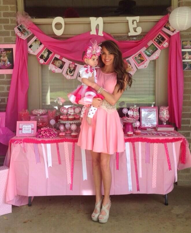 Party Theme For 1 Year Old Baby Girl
 They spend a fortune for a party the child will never