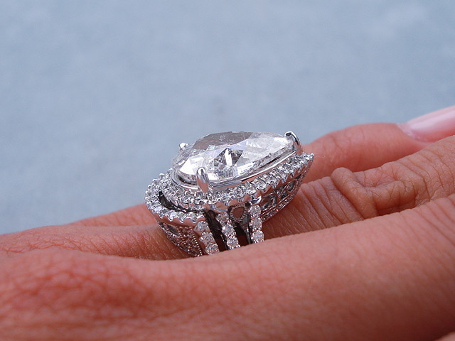 Pear Shaped Wedding Ring Sets
 5 93 CTW PEAR SHAPE DIAMOND WEDDING RING SET Includes a