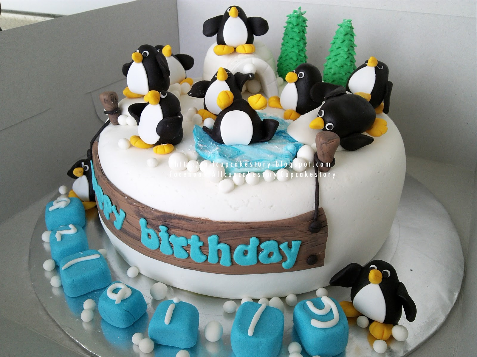 Penguin Birthday Cake
 allcupcakestory Penguin Birthday Cake