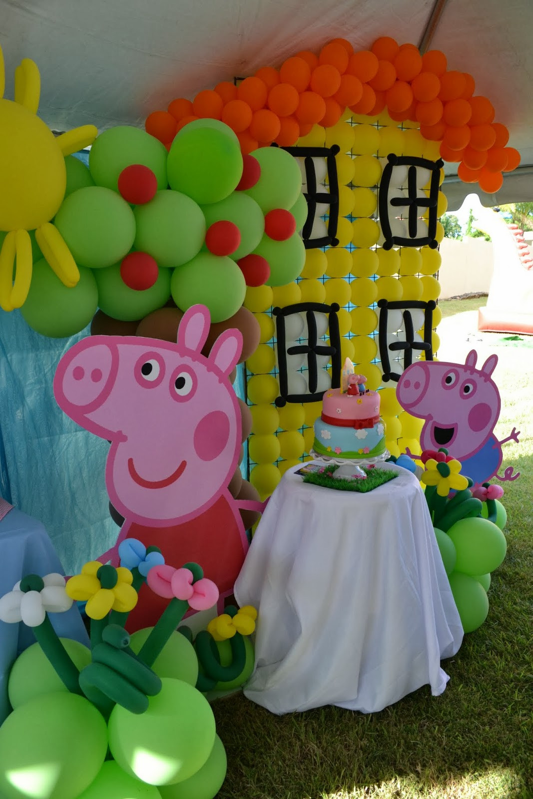 Peppa Pig Birthday Decorations
 Partylicious Events PR Peppa Pig Party