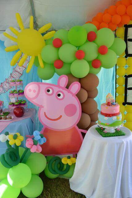 Peppa Pig Birthday Decorations
 21 Fabulous Peppa Pig Party Ideas Spaceships and Laser Beams