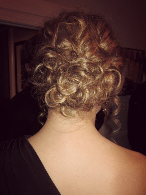 Pin Up Hairstyles For Prom
 Pinned Up Pretty Curly Prom Updo