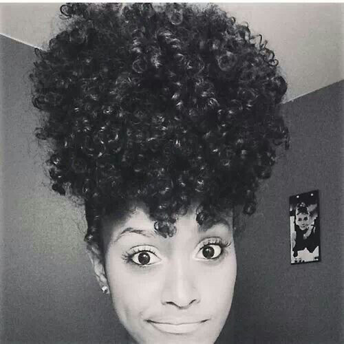 Pineapple Hairstyle Natural Hair
 ️ What an awesome high pineapple puff