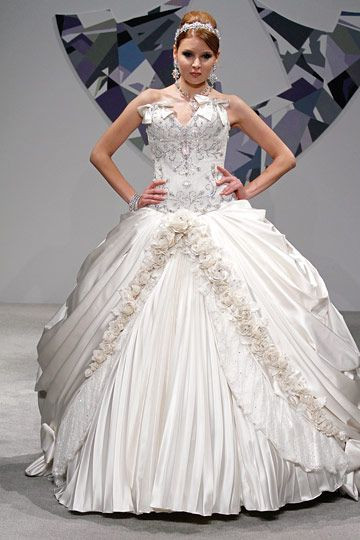 Pnina Tornai Ball Gown Wedding Dress
 17 Best images about Pnina Tornai Gowns on Pinterest