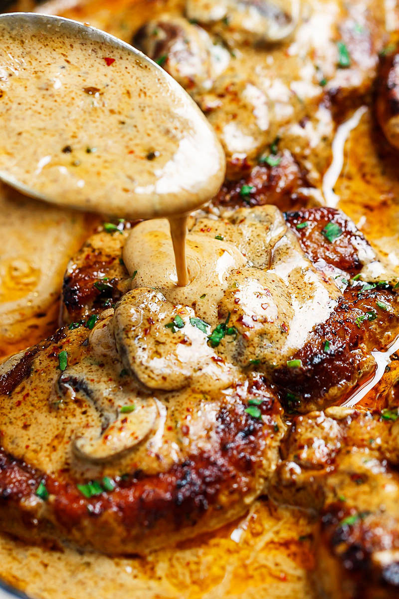 Pork Chops With Mushroom Sauce
 Garlic Pork Chops in Creamy Mushroom Sauce Recipe – Hot to