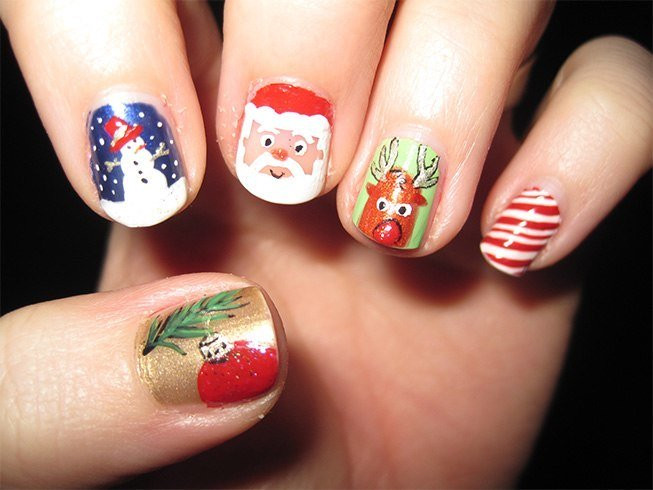 Pretty Christmas Nail Designs
 Christmas Sweater Nails For Festive Fingers