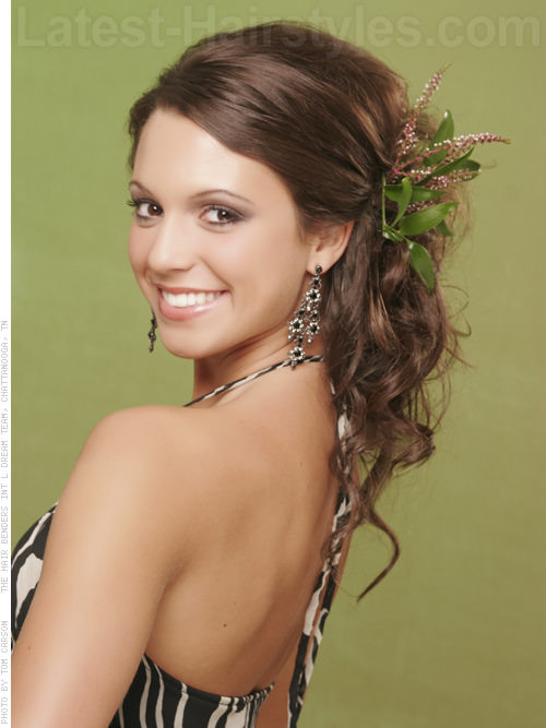 Prom Hairstyle To The Side
 Side Hairstyles for Prom Gorgeous Side Prom Hairstyles
