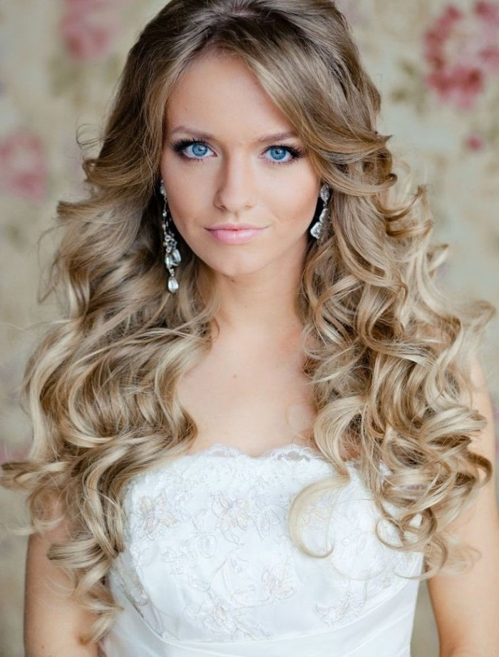 Prom Hairstyles Curled
 65 Prom Hairstyles That plement Your Beauty Fave