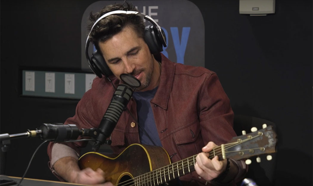 Rainbow Stew Lyrics
 Jake Owen Dreams of Better Days With This Cover of Merle