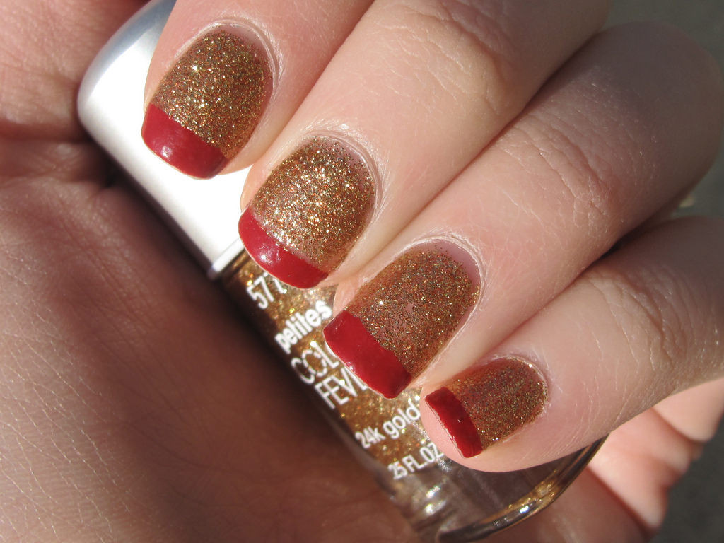 Red And Gold Glitter Nails
 Pretty Red Nail Designs