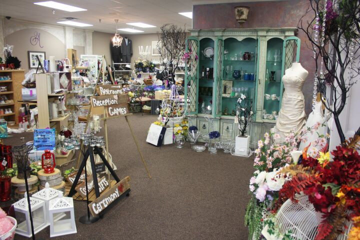 Resale Wedding Decorations
 Bridal Aisle Wedding Consignment Osseo MN